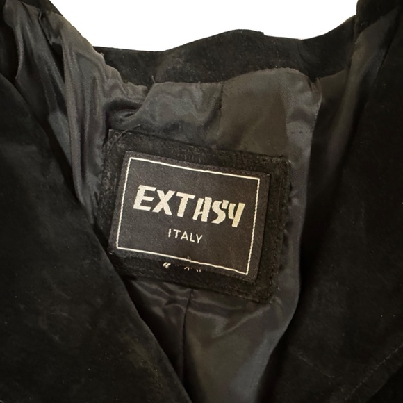 Extasy Made in Italy Suede Trench Coat Mid Length. - Picture 4 of 4